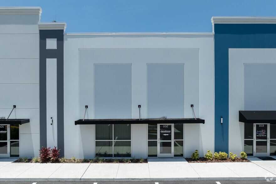More Photos Of 7906 Kingspointe Pky, Orlando Unknown For Lease