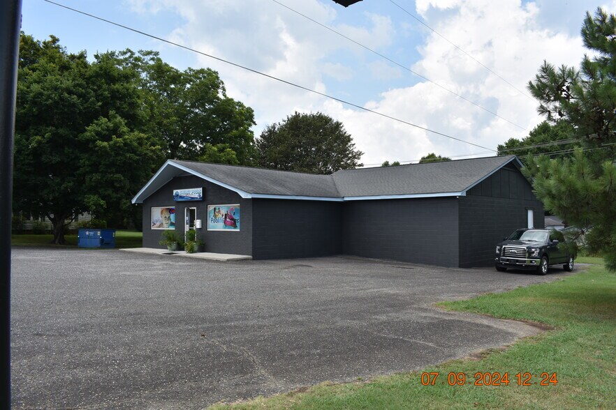 More Photos Of 826 S Post Rd, Shelby Storefront For Sale