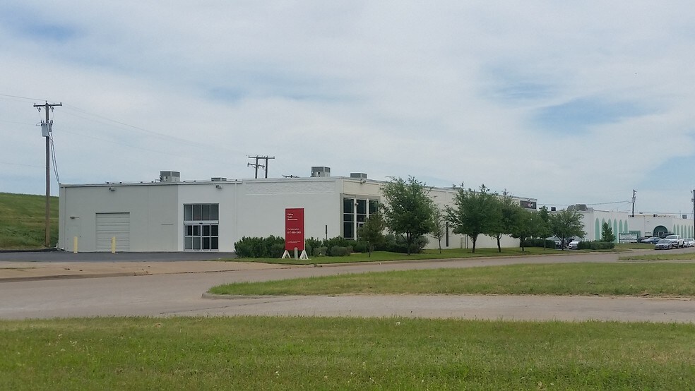 More Photos Of 2816 Shamrock Ave, Fort Worth Loft Creative Space For Lease