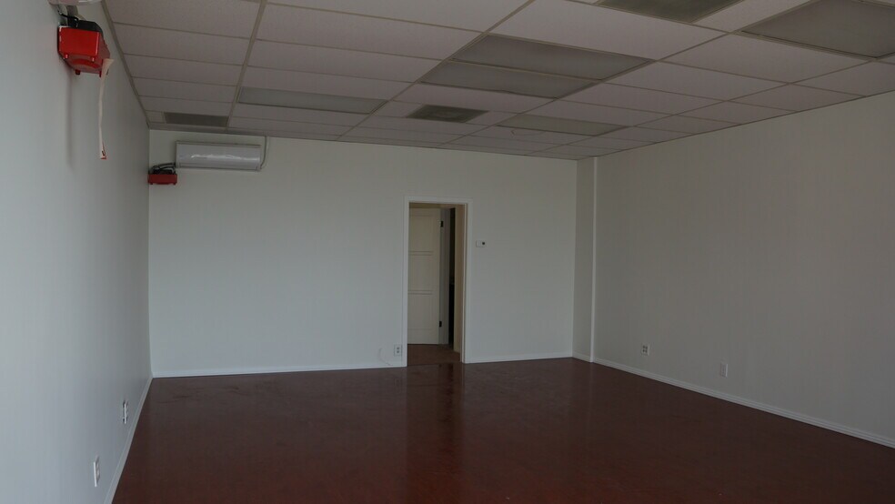 More Photos Of 1850-1854 Hillhurst Ave, Los Angeles Restaurant For Sale