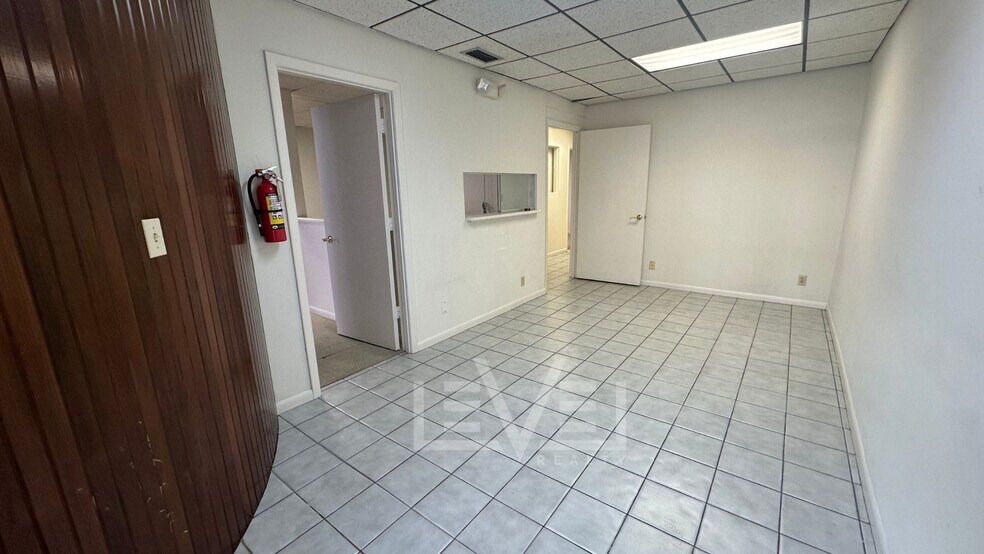 More Photos Of 1926 Harrison St, Hollywood Medical For Lease