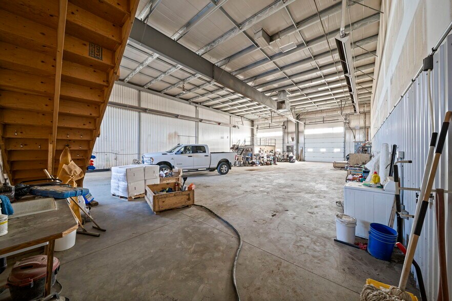 More Photos Of 8028 Edgar Industrial Cres, Red Deer Warehouse For Sale