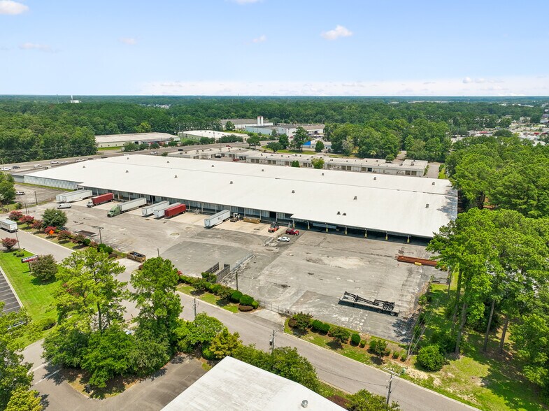 More Photos Of 3191 Ashley Phosphate Rd, North Charleston Distribution For Lease