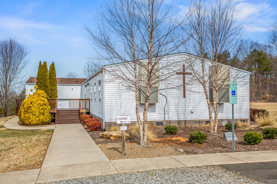 More Photos Of 1255 Mountainview Rd, King Religious Facility For Sale