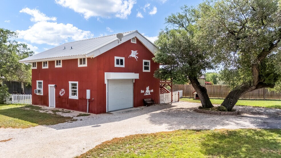 More Photos Of 5738 FM 2538, Marion Flex For Sale