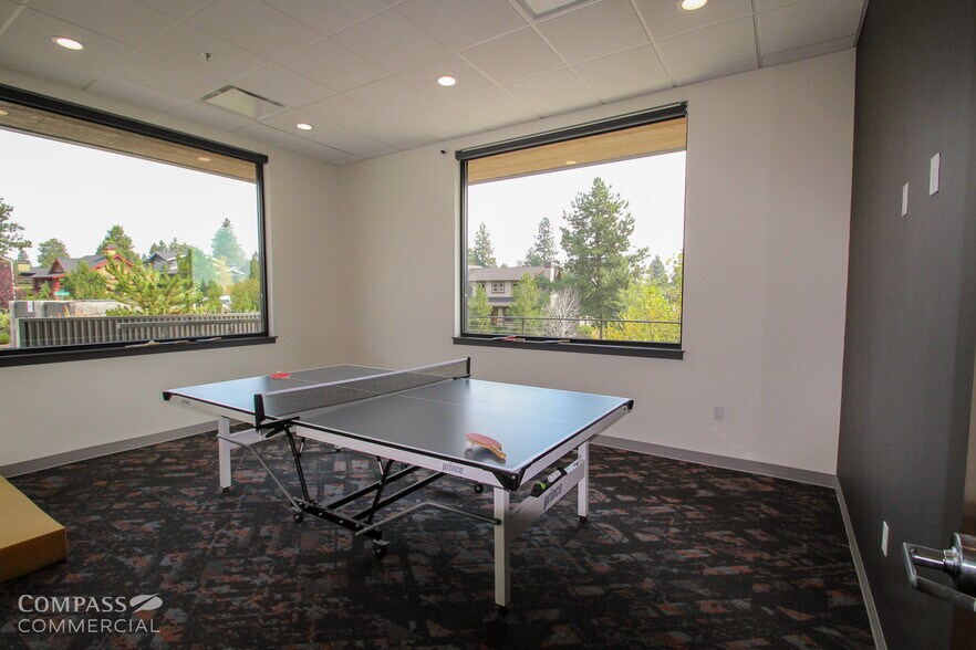 More Photos Of 2723 NW Potts Ct, Bend Office For Lease