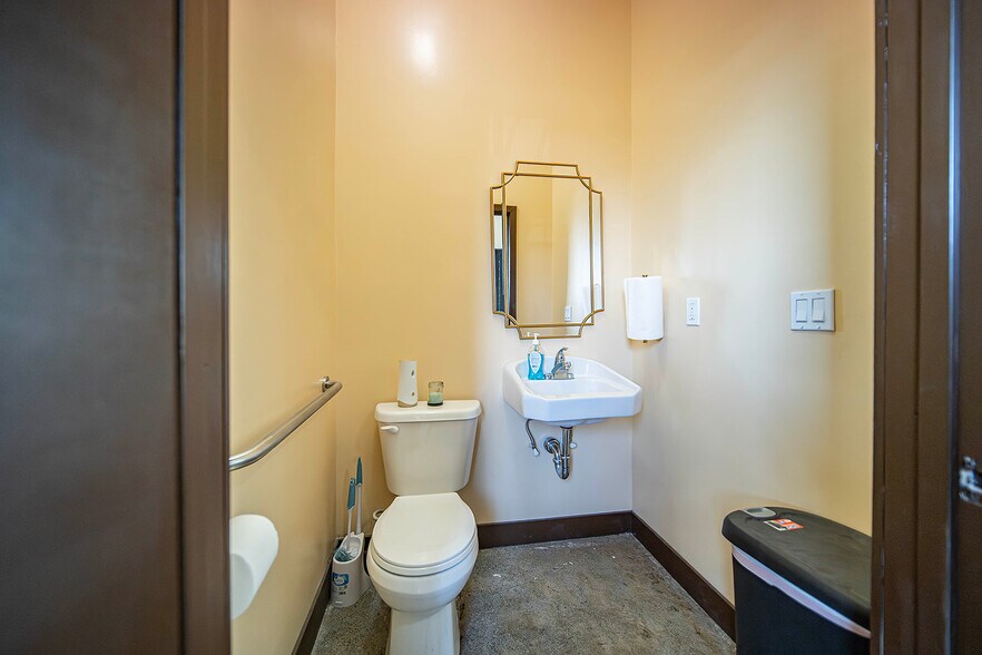 More Photos Of 9106-9110 Mission Blvd, Riverside Storefront Retail Residential For Sale