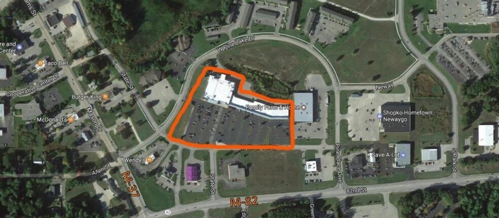 More Photos Of 147-193 W River Valley Dr, Newaygo Storefront For Lease