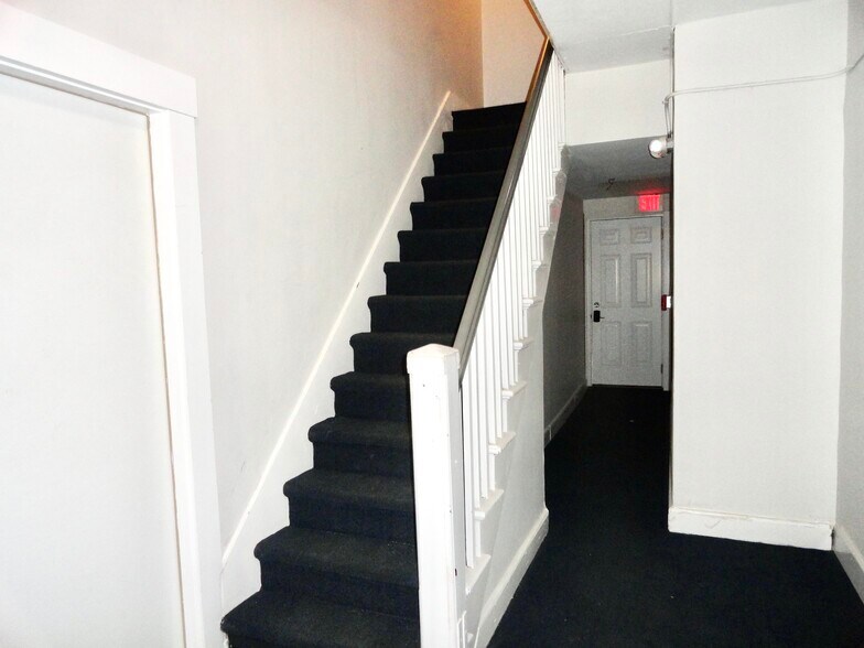 More Photos Of 82 Water St, Torrington Apartments For Lease