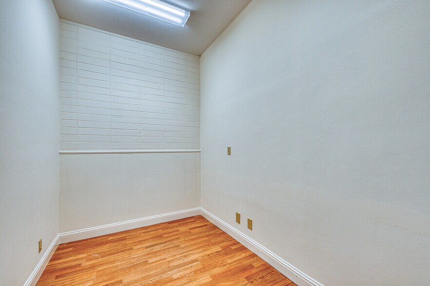 More Photos Of 729 S Main St, Salinas Office For Sale
