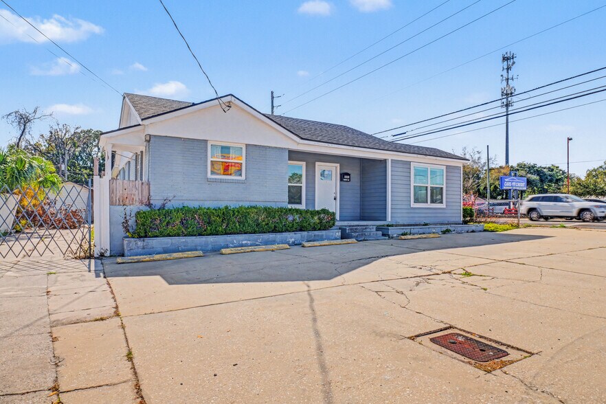 Primary Photo Of 1201 Cassat Ave, Jacksonville Medical For Sale
