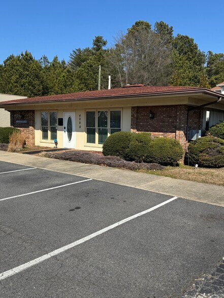 Primary Photo Of 4008 Mundy Mill Rd, Oakwood Office For Lease
