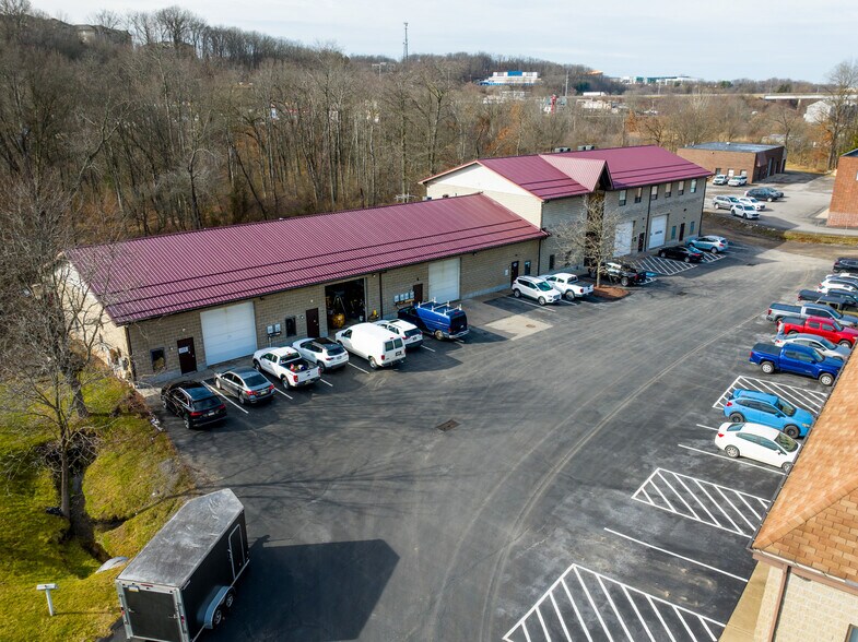 More Photos Of 357 Northgate Dr, Warrendale Warehouse For Lease