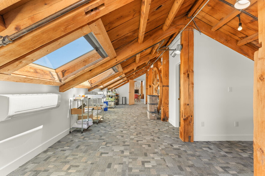 More Photos Of 40R Merrimac St, Newburyport Loft Creative Space For Lease