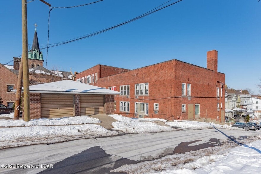 More Photos Of 611 N Main St, Plains Apartments For Sale