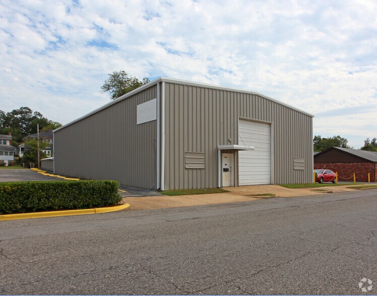 Primary Photo Of 1623 Carolina Ave, Bessemer Service For Lease
