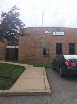 More Photos Of 256 Britannia Rd E, Mississauga Light Distribution For Sale