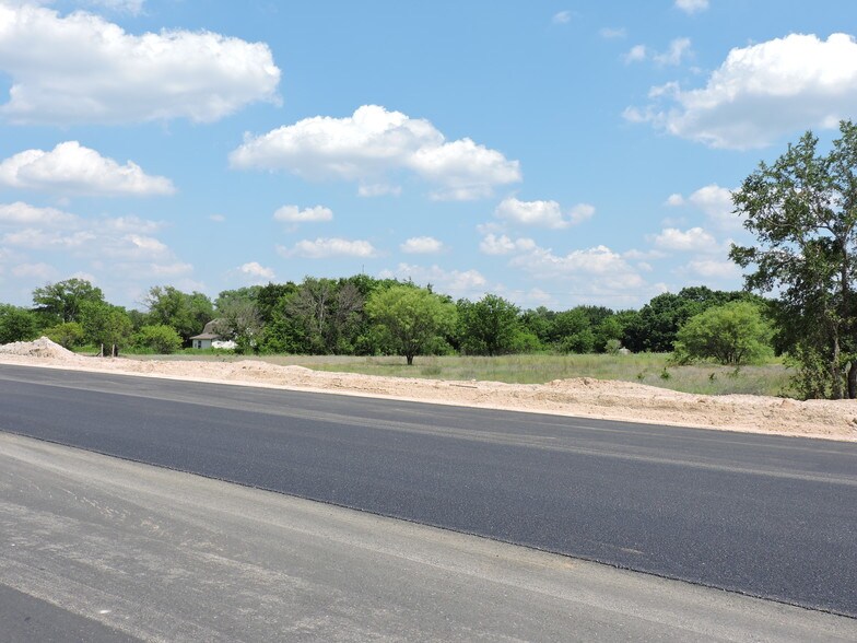 More Photos Of 406 Center Point Rd, Weatherford Land For Sale