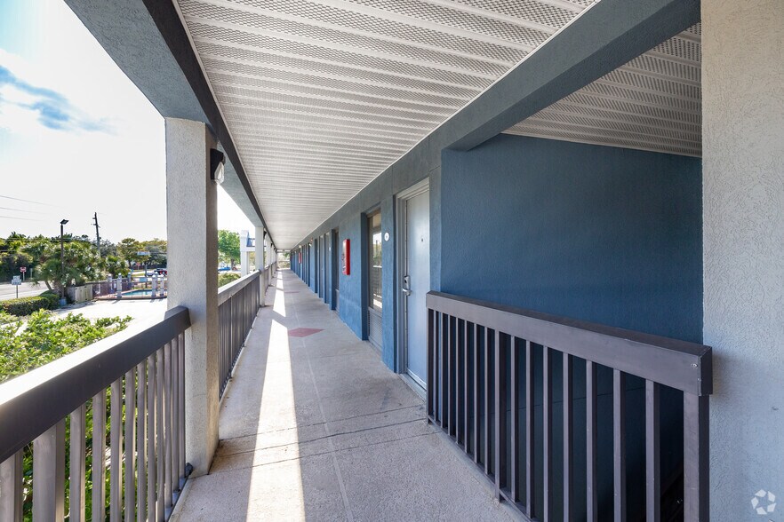 More Photos Of 480 E Miracle Strip Pky, Mary Esther Hotel For Sale