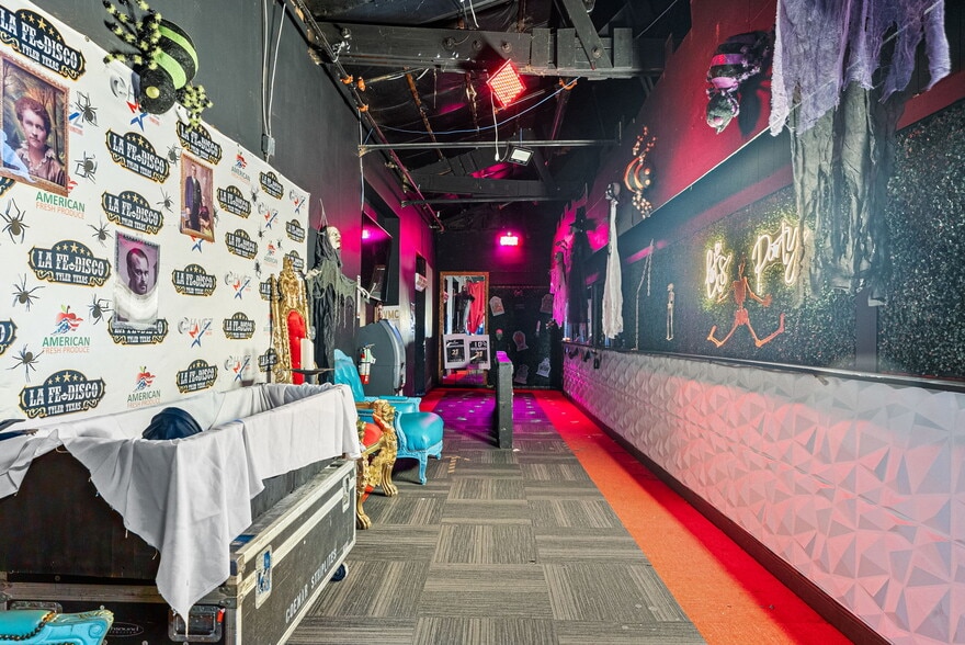 More Photos Of 13087 Hwy 271 N, Tyler Bar For Sale