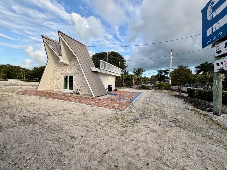 More Photos Of 106309 Overseas Hwy, Key Largo Auto Dealership For Lease
