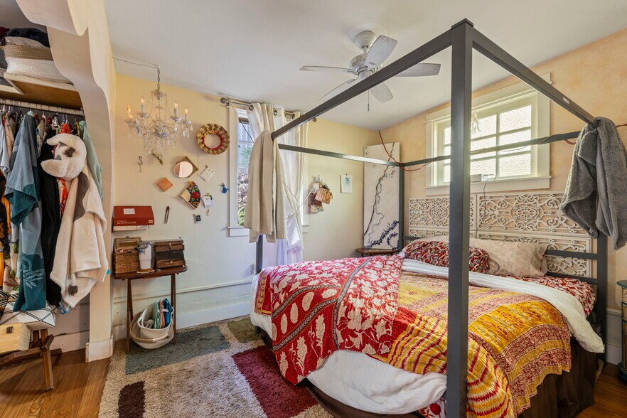 More Photos Of 145 N Market St, Wailuku Storefront Retail Residential For Lease