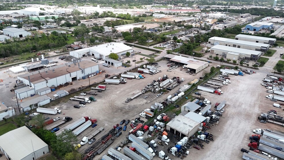 More Photos Of 7607 Fairview St, Houston Manufacturing For Sale