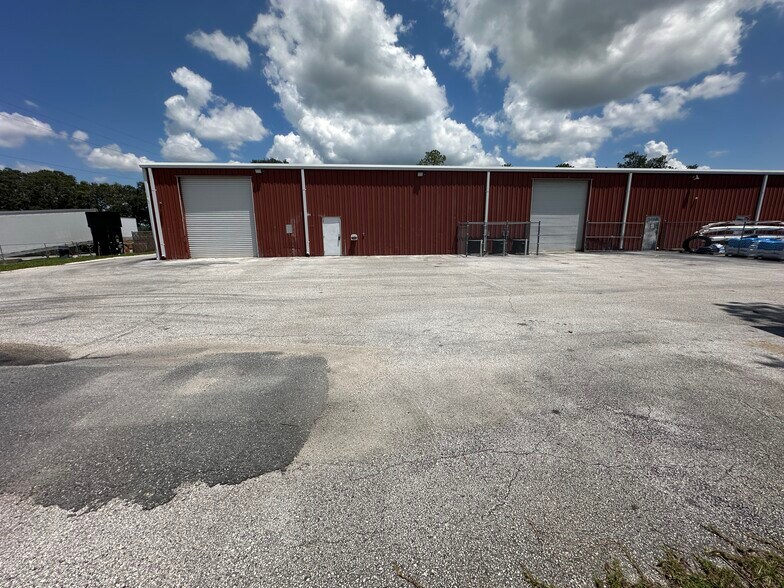 More Photos Of 16182-16190 Aviation Loop, Brooksville Distribution For Lease