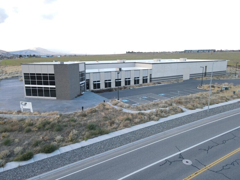 More Photos Of 2943 Belmont, West Richland Distribution For Lease