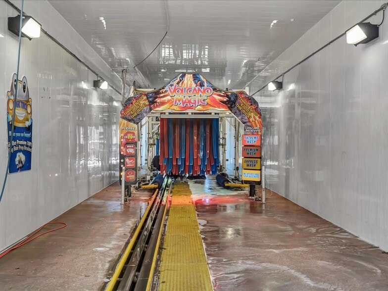 More Photos Of 611 Tenaha St, Center Carwash For Sale