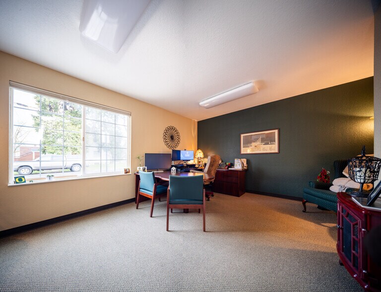 More Photos Of 330-340 Washington St SW, Albany Office For Sale