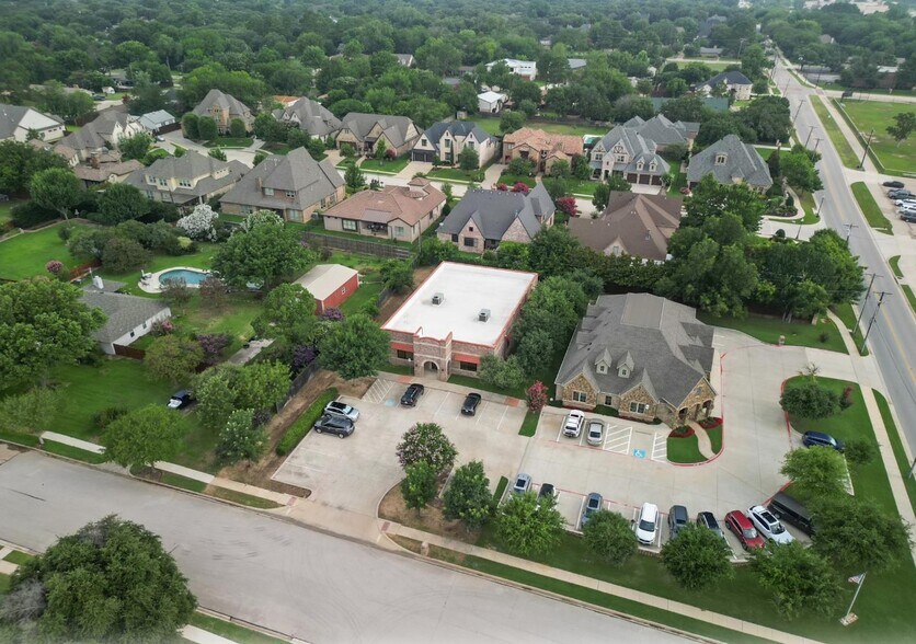 More Photos Of 820 Central Dr, Colleyville Office For Sale