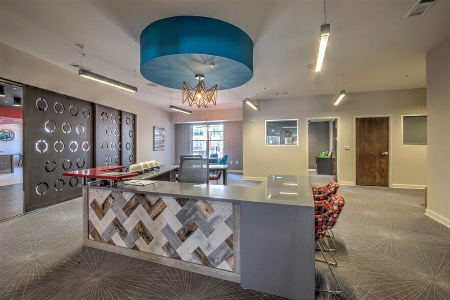 More Photos Of 395 S Highland St, Memphis Apartments For Lease