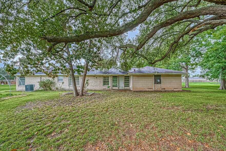 More Photos Of 8713 Wayfarer Ln, Houston Loft Creative Space For Sale