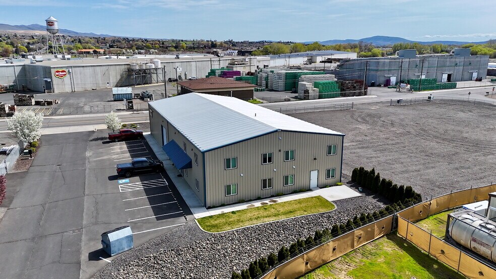 More Photos Of 150 Keys Rd, Yakima Warehouse For Lease