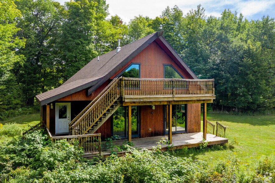 More Photos Of 144 Ashocon Way, Hartwick Specialty For Sale