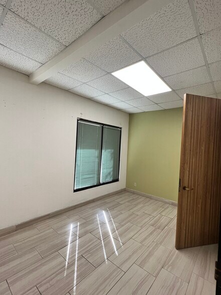 More Photos Of 2311 N Mesa St, El Paso Medical For Lease