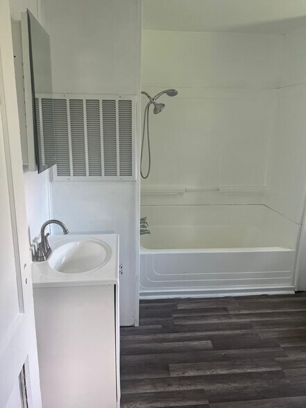 More Photos Of 5347 Lake Ave, Orchard Park Specialty For Sale