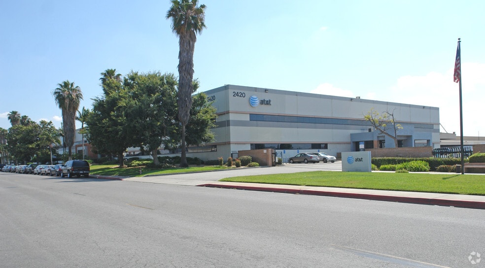 More Photos Of 2410 Yates Ave, Commerce Warehouse For Lease