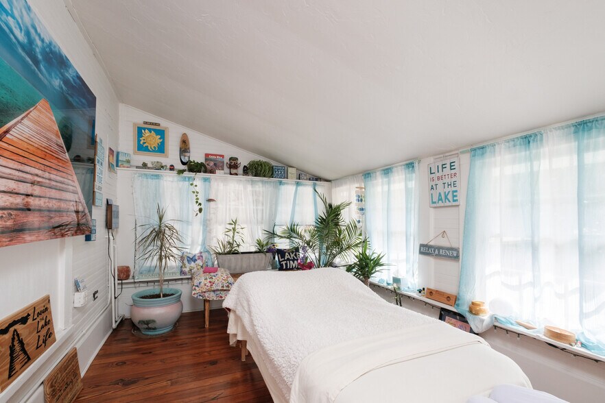 More Photos Of 307 State Road 26, Melrose Restaurant For Sale