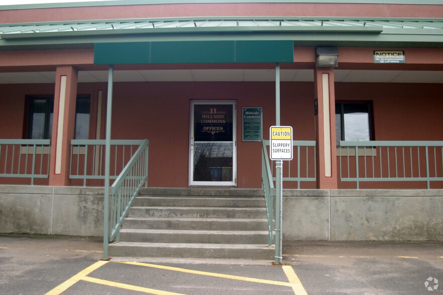 More Photos Of 11-19 4th Ave, Oswego General Retail For Lease