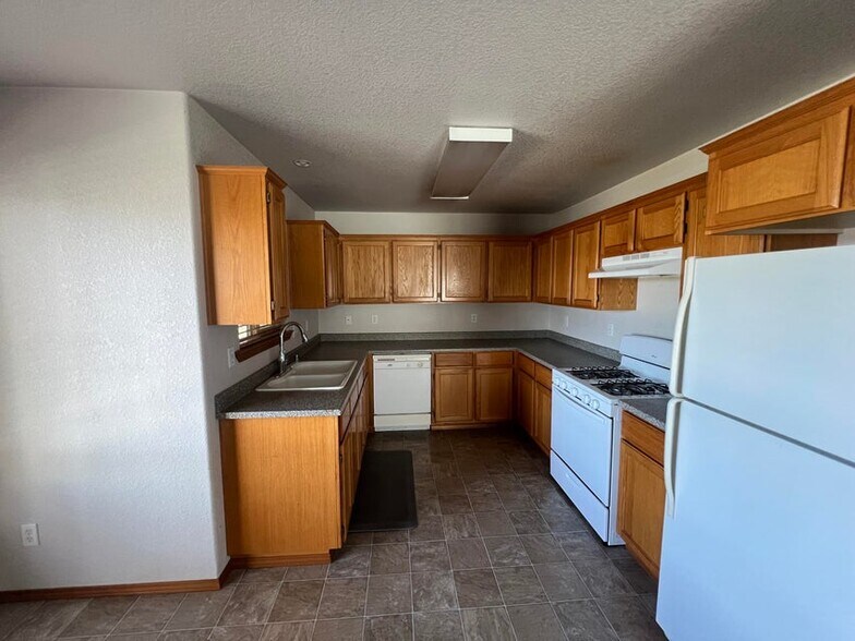 More Photos Of 3200 Matthew Ln, Fortuna Apartments For Sale