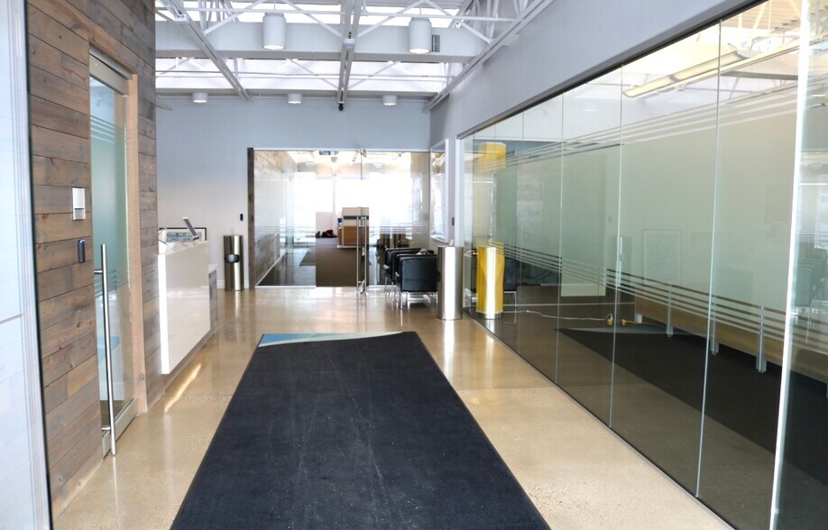 More Photos Of 1000 Parkers Lake Rd, Minnetonka Office Residential For Lease