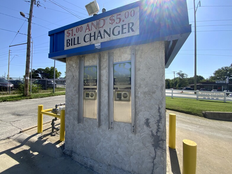 More Photos Of 7822 Troost Ave, Kansas City Carwash For Sale