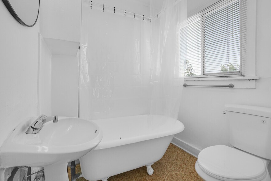 More Photos Of 2531 Elsinore St, Los Angeles Multifamily For Sale
