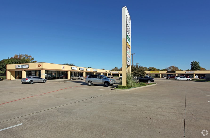 More Photos Of 1225 Belt Line Rd, Garland Unknown For Lease