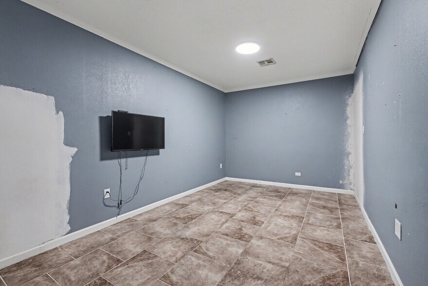 More Photos Of 1227 S College Ave, Bryan Office For Sale