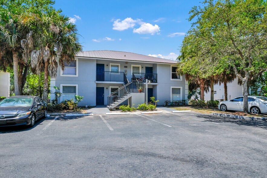 More Photos Of 5194 16th Pl SW, Naples Apartments For Sale