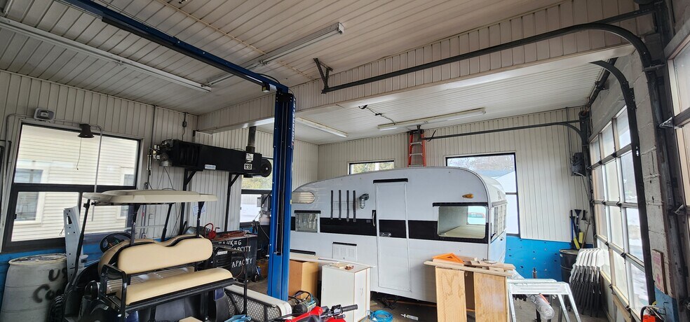More Photos Of 4579 Lake Rd S, Brockport Auto Dealership For Lease