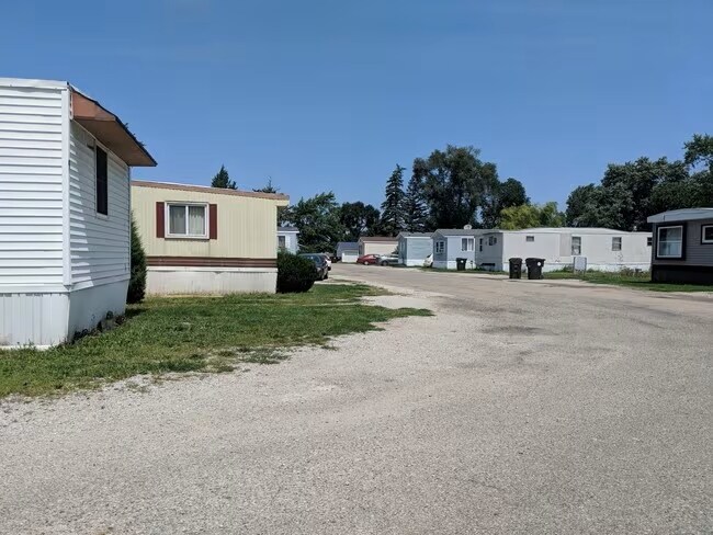 More Photos Of 612 W Vine St, Le Roy Land For Sale
